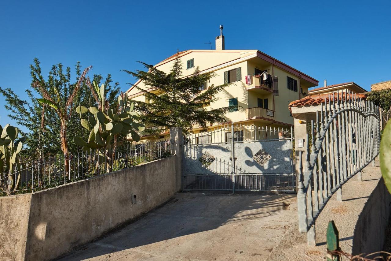 Bouganville House - Casa Vacanze Triparni Екстериор снимка