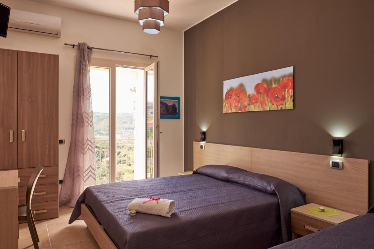 Bouganville House - Casa Vacanze Triparni Екстериор снимка