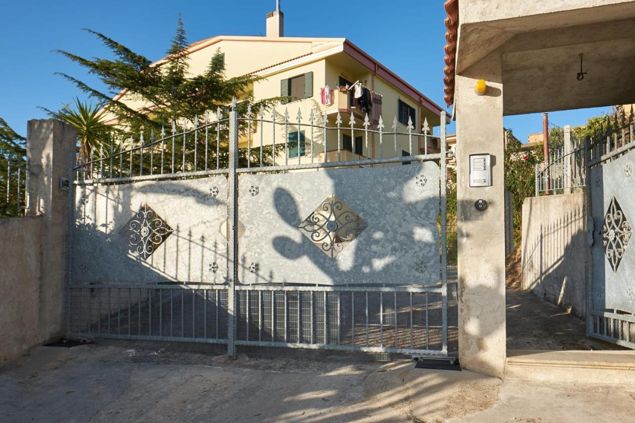 Bouganville House - Casa Vacanze Triparni Екстериор снимка